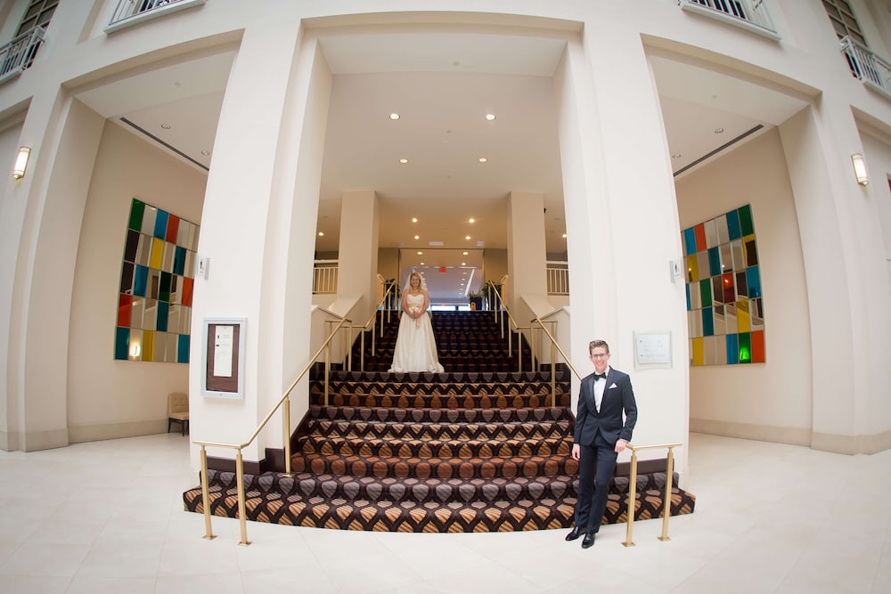 Embassy Suites by Hilton Alexandria Old Town - photo 45