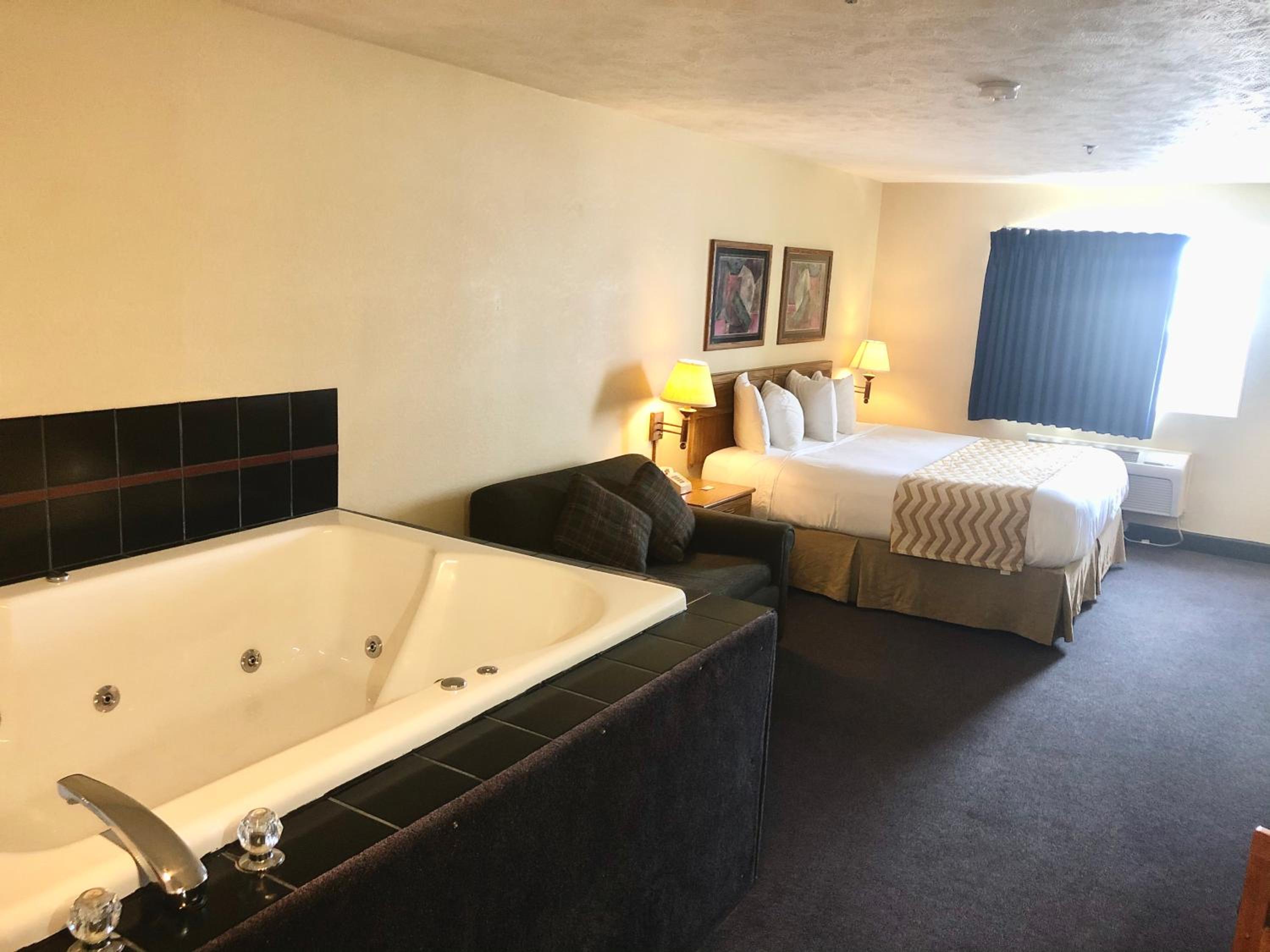 Travelodge by Wyndham Grand Island - photo 27