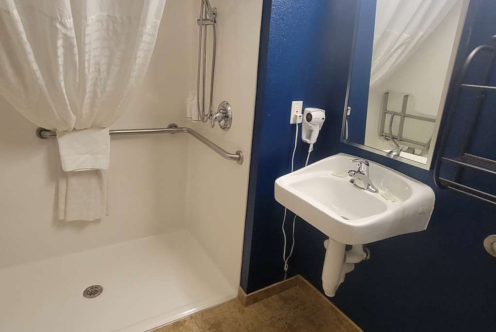 Microtel Inn & Suites by Wyndham Council Bluffs Omaha - photo 19