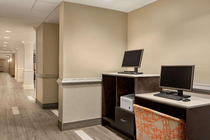 Hawthorn Suites by Wyndham Columbus Fort Benning - photo 22