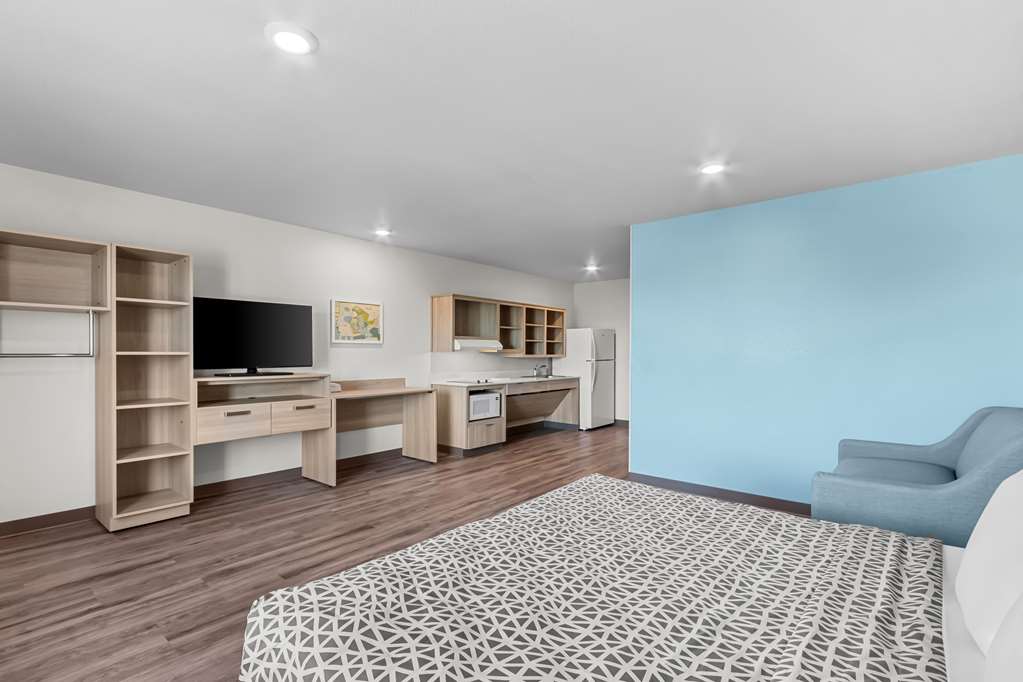 Woodspring Suites Gilbert Mesa Gateway Airport - photo 12