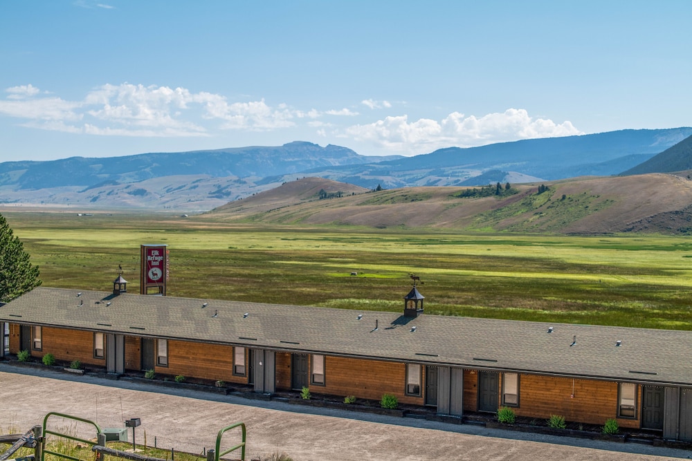 Elk Refuge Inn - photo 102