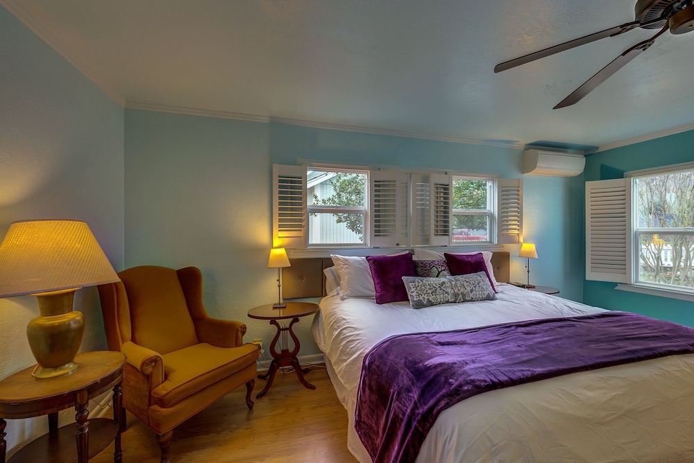 Carlisle Garden Suites - photo 23
