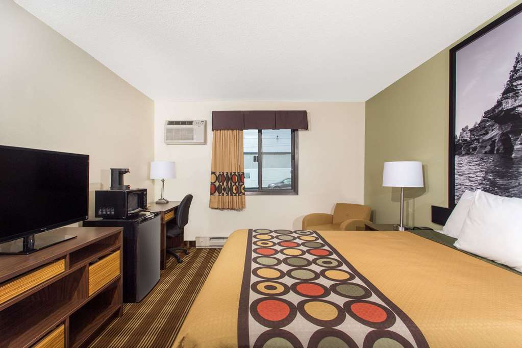 Super 8 by Wyndham Eau Claire I 94 - photo 11