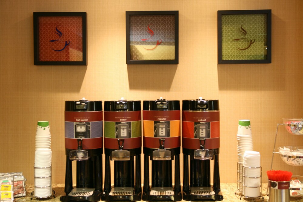 Hampton Inn Altoona - photo 29
