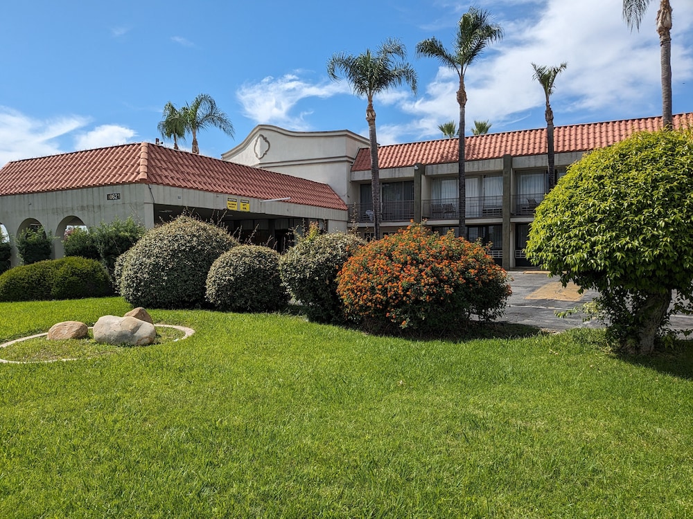 Valley Inn - last minute hotel in Mission Hills