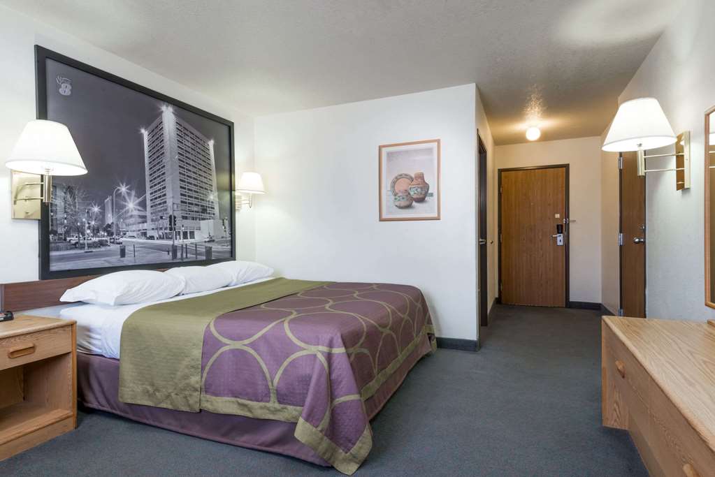 Super 8 by Wyndham Bernalillo - photo 6