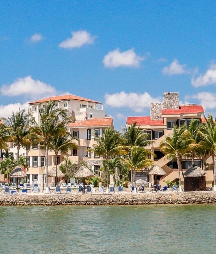 WIVC Coral Mar Resort Amazing Hotel Zone & Lagoon Views Enjoy the Tropical Breeze