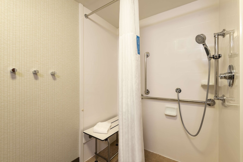 Hampton Inn & Suites Fort Myers Colonial Blvd - photo 31