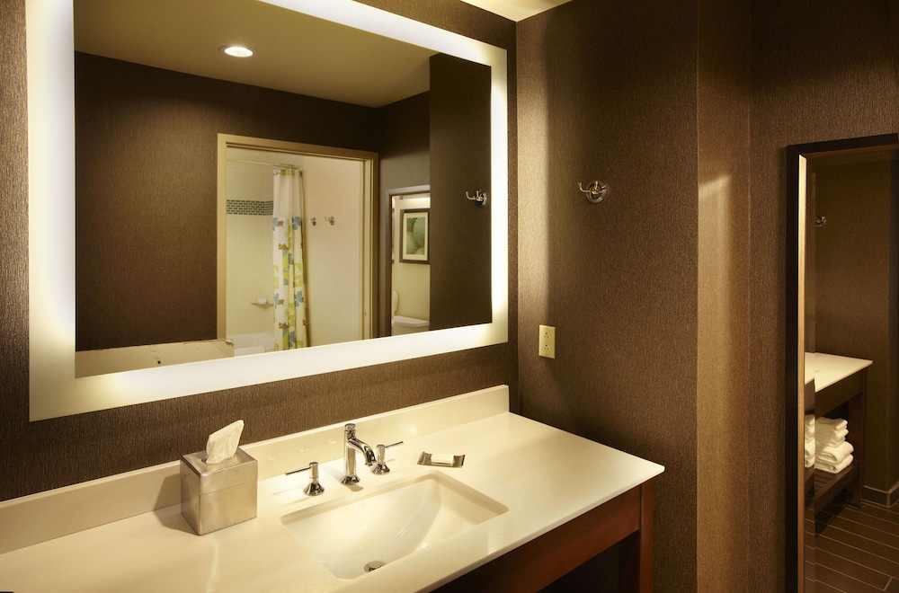 DoubleTree by Hilton Hotel Alana Waikiki Beach - photo 50