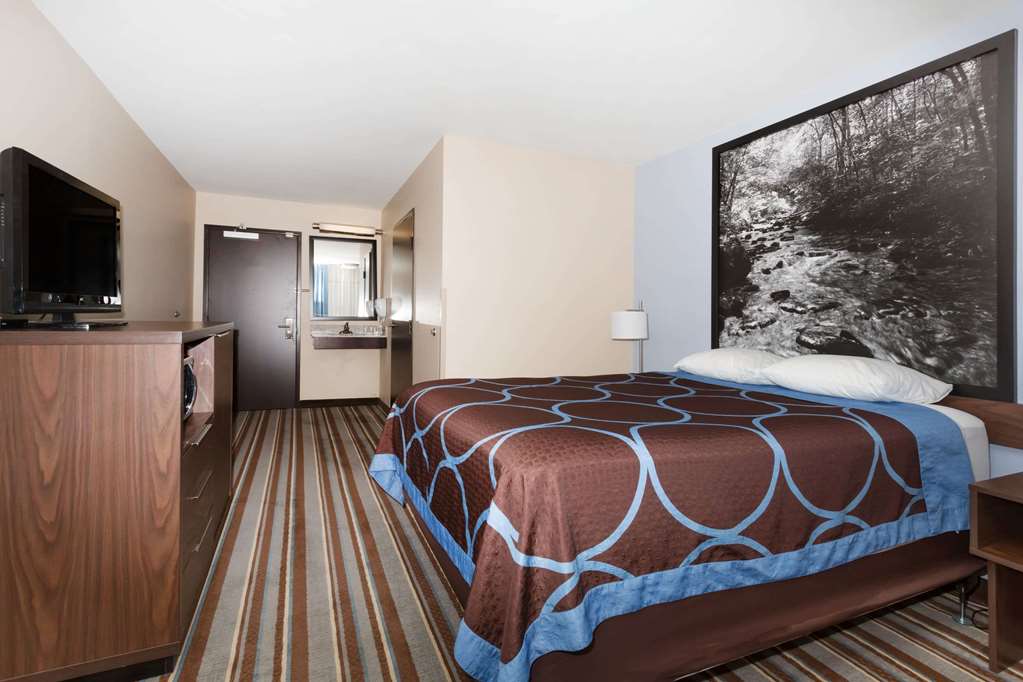 Super 8 by Wyndham Longmont Twin Peaks - photo 11