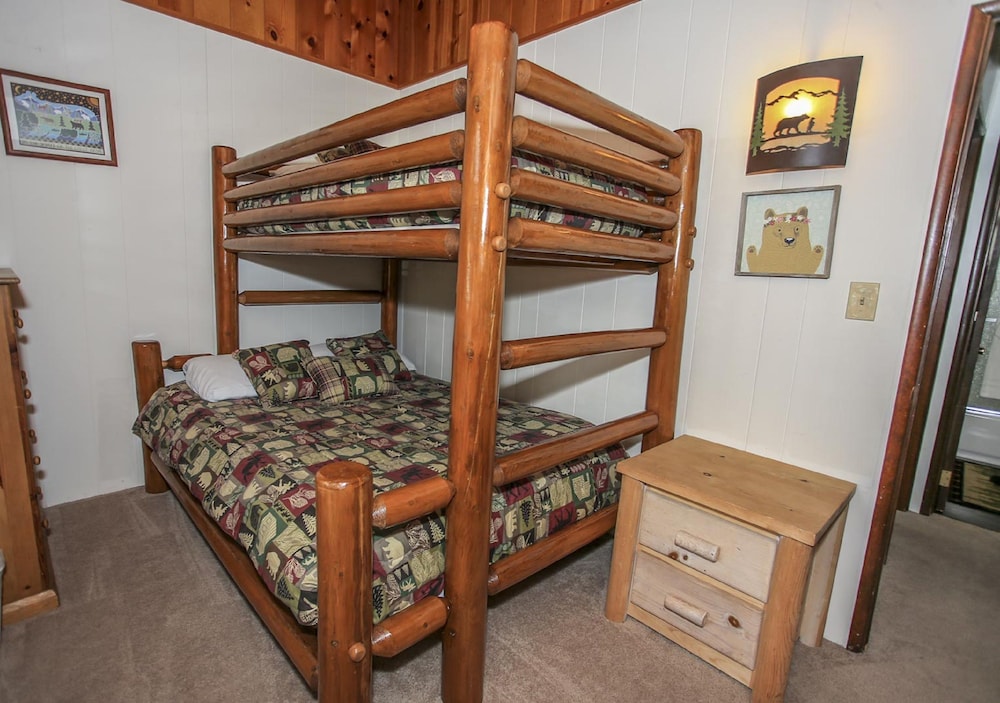 The Cuddle Inn — Big Bear Lake — photo 2