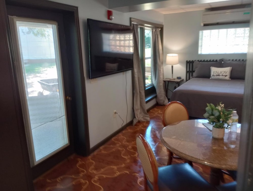Elk River Hotel & Cafe - photo 36