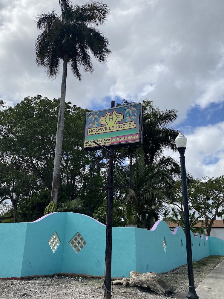 Hoosville Hostel - photo 18