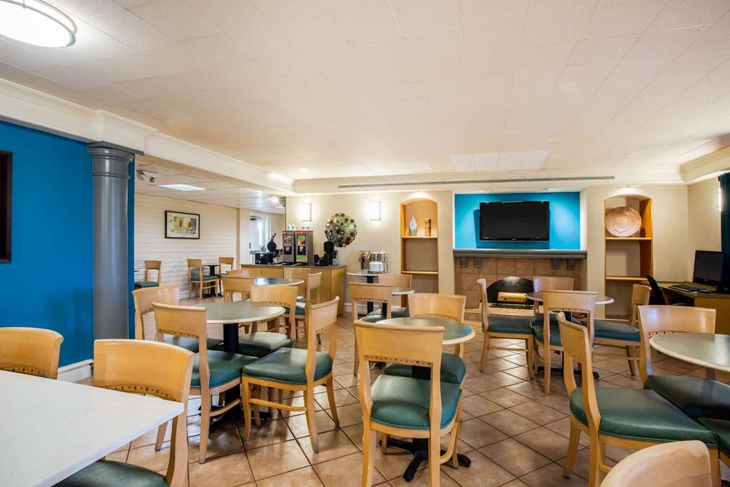 La Quinta Inn by Wyndham Norfolk Virginia Beach - photo 26
