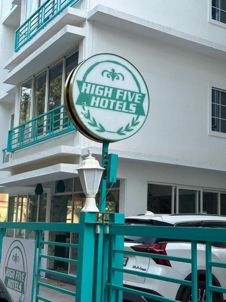 High Five Hotels - last minute hotel in Unknown City