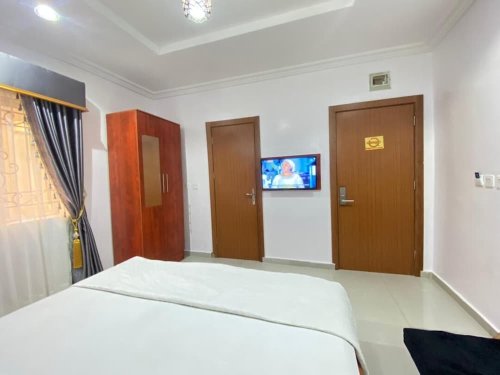 Bintoo Hotel Limited — hotel in Shagamu