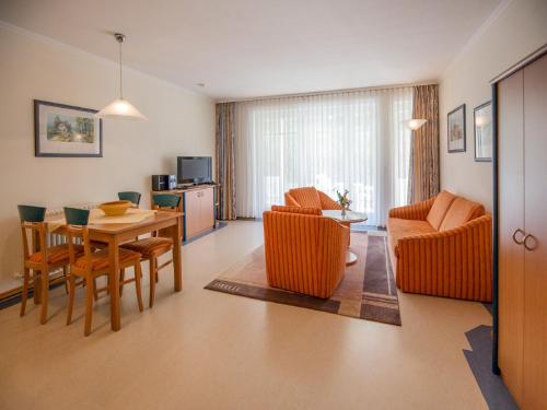 Dünenpark Binz Komfort Ferienwohnung mit 1 Schlafzimmer und Terrasse im Erdgeschoss 286 — 4-Star Luxury Hotel in Ostseebad Binz, Germany