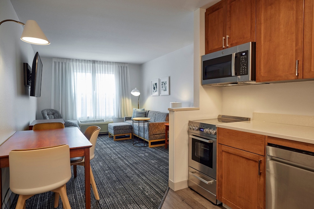 TownePlace Suites by Marriott Medford - photo 14