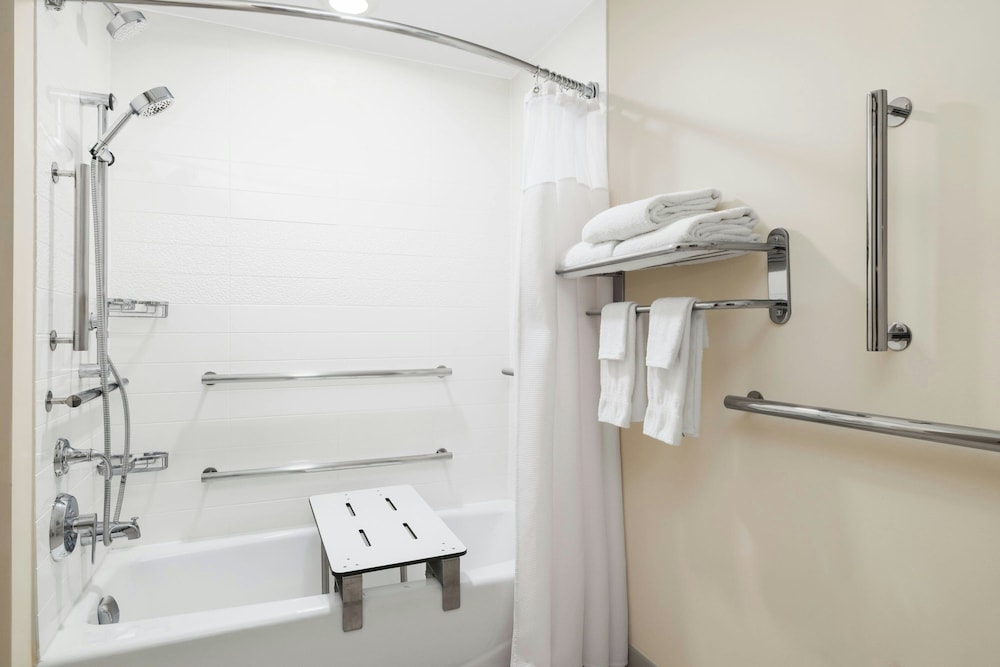 Fairfield by Marriott Inn & Suites Herndon Reston - photo 18