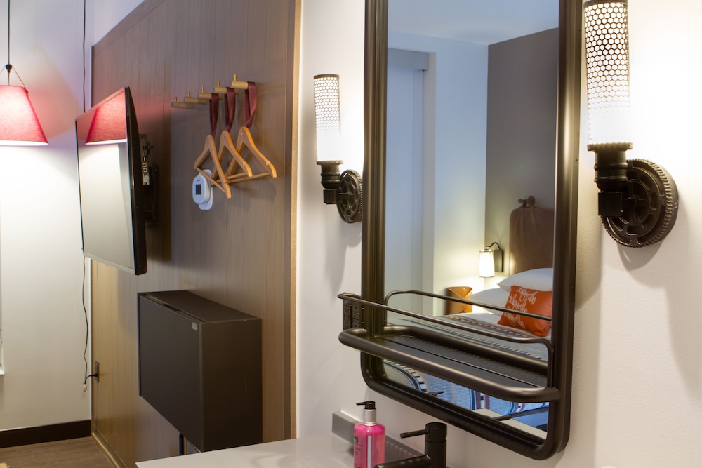 Moxy Austin University - photo 26