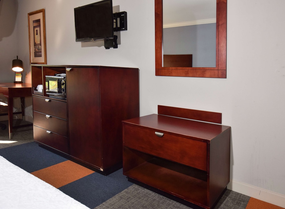 Hampton Inn Alexander City - photo 16