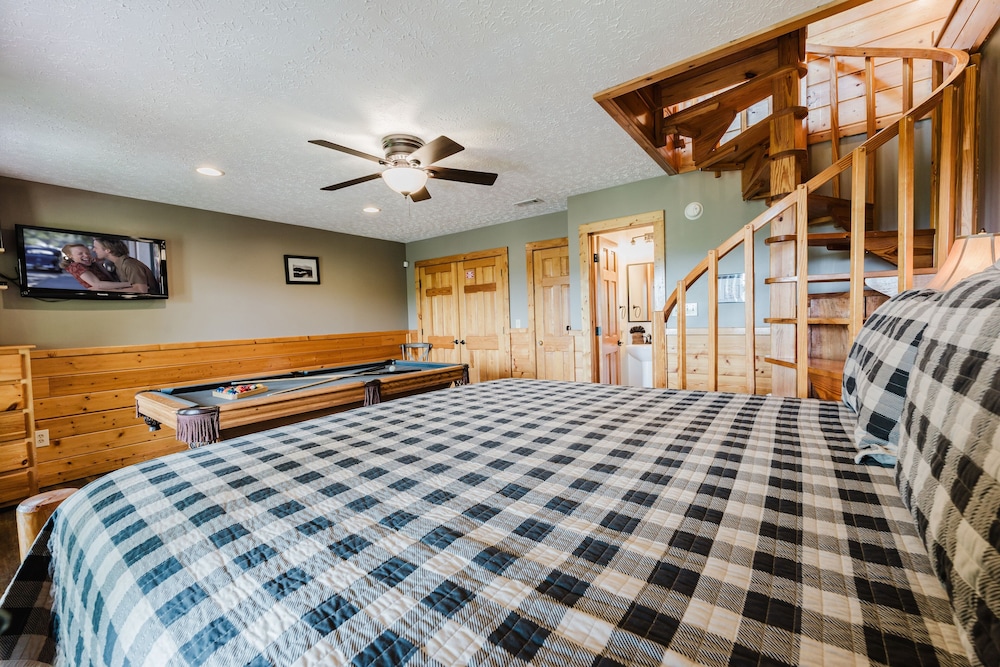 Ain't No Mountain High Enough cabin — 4-Star Luxury Hotel in Sevierville, United States