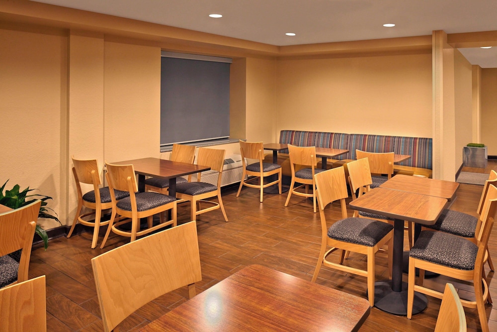 TownePlace Suites by Marriott Albany Downtown Medical Center - photo 36
