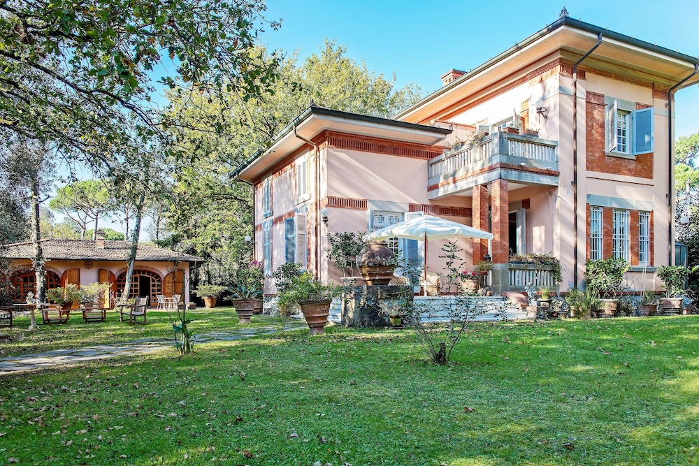 I Frarivi in Massa, Italy