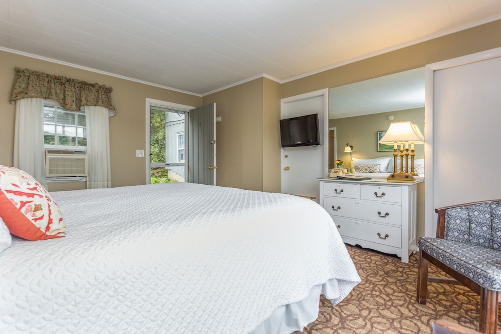 Dockside Guest Quarters & Restaurant - photo 26