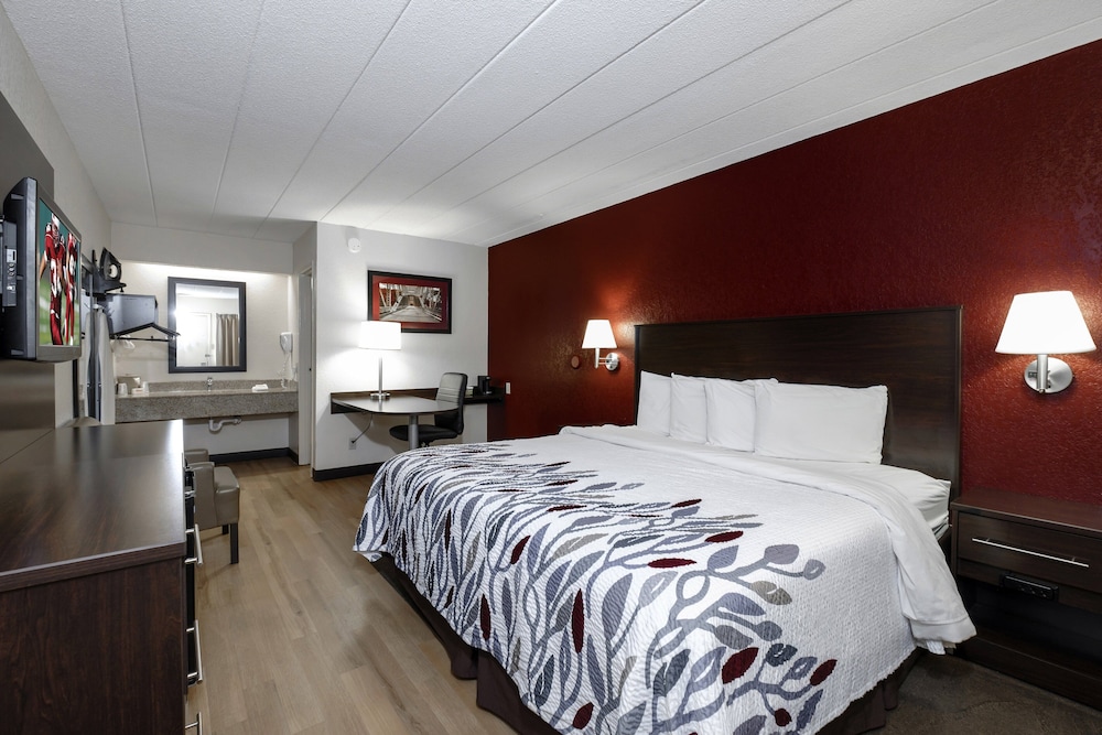 Red Roof Inn Bakersfield - photo 7