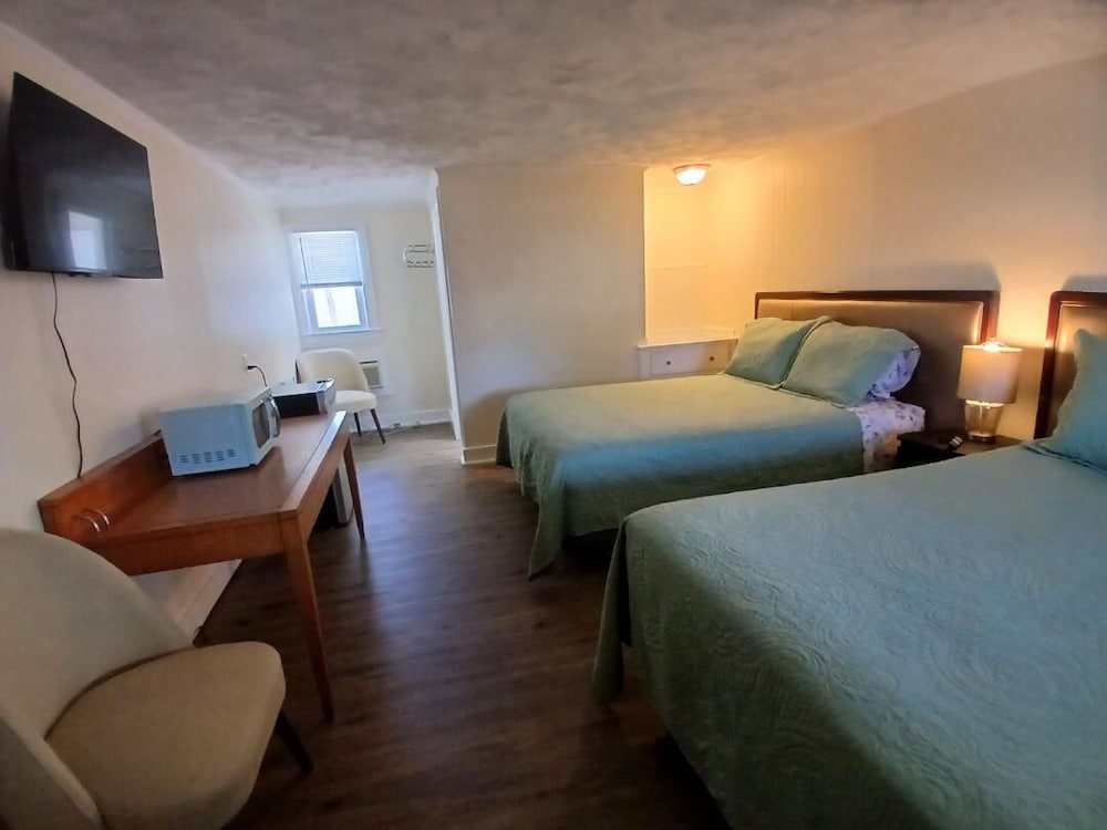 Jonathan Edwards Motel - photo 9
