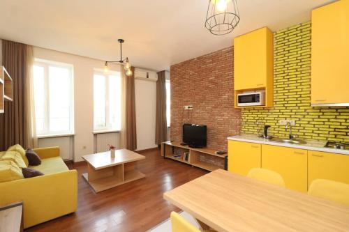 One bedroom Apartment near Fabrica