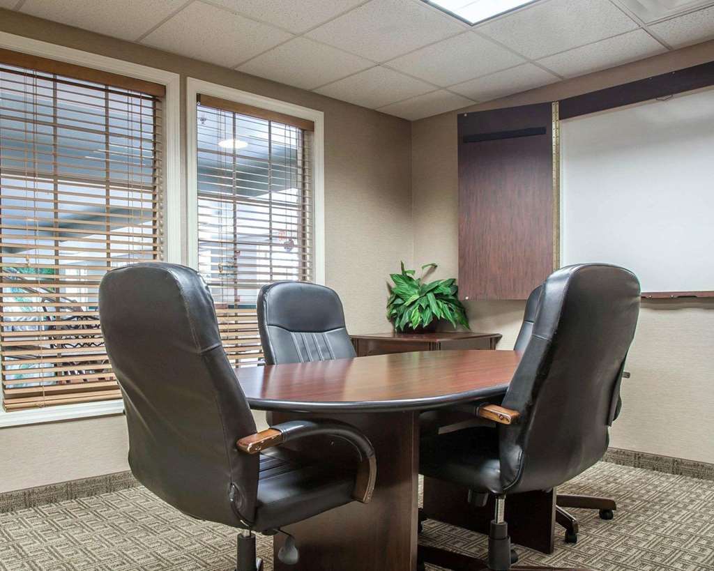 Comfort Inn & Suites Sturbridge Brimfield - photo 39
