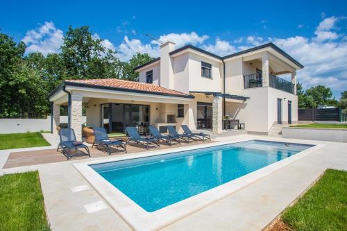 Villa Mia — 4-Star Luxury Hotel in Porec, Croatia
