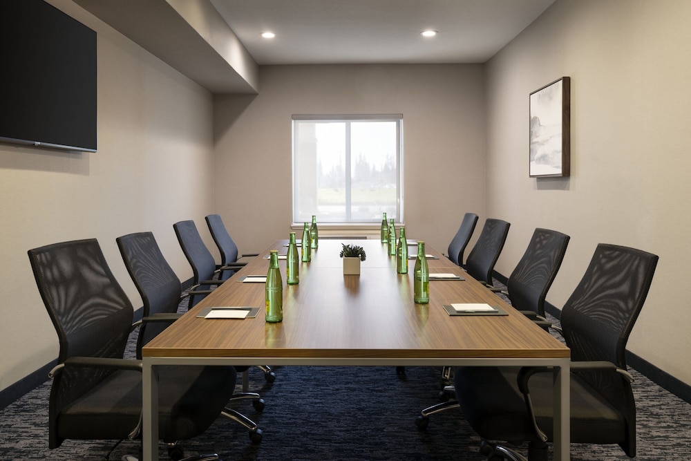 Fairfield by Marriott Fresno River Park - photo 33