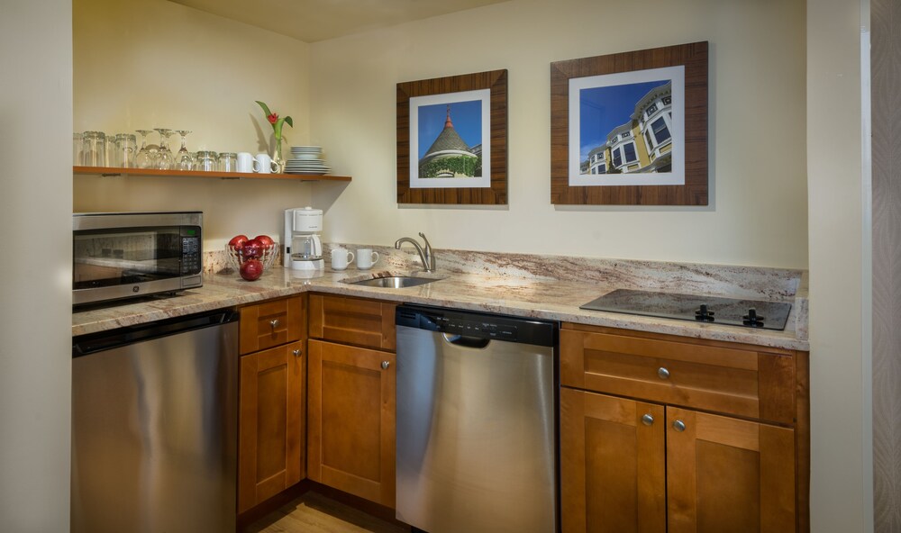 Georgetown Suites Harbour - photo 13