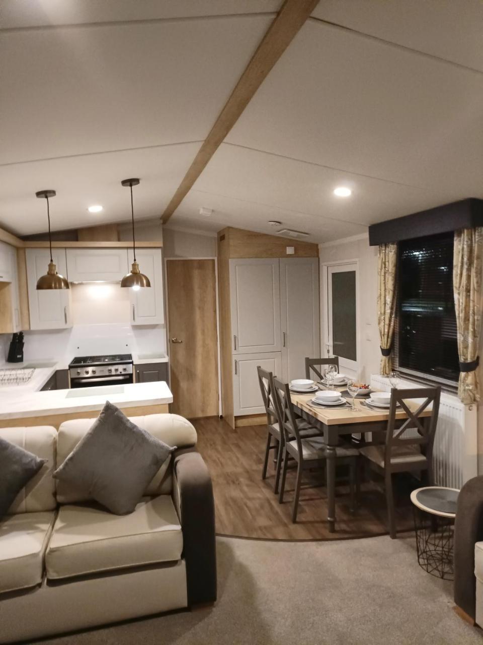 Hillingworth’s Hot Tub Retreat Lochmaben in Dumfries, United Kingdom