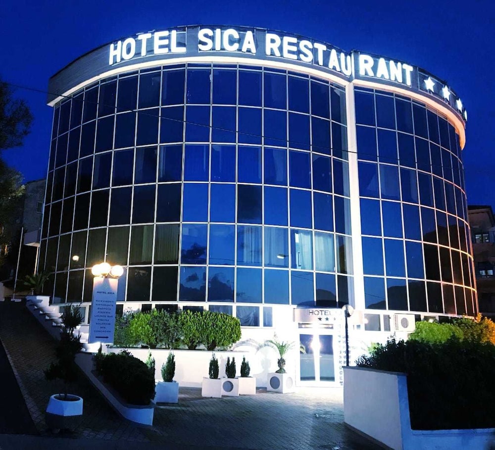 Hotel Sica — 4-Star Luxury Hotel in Montecorvino Rovella, Italy