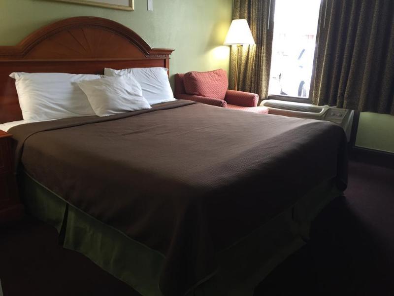 Americas Best Value Inn Airport South - photo 10