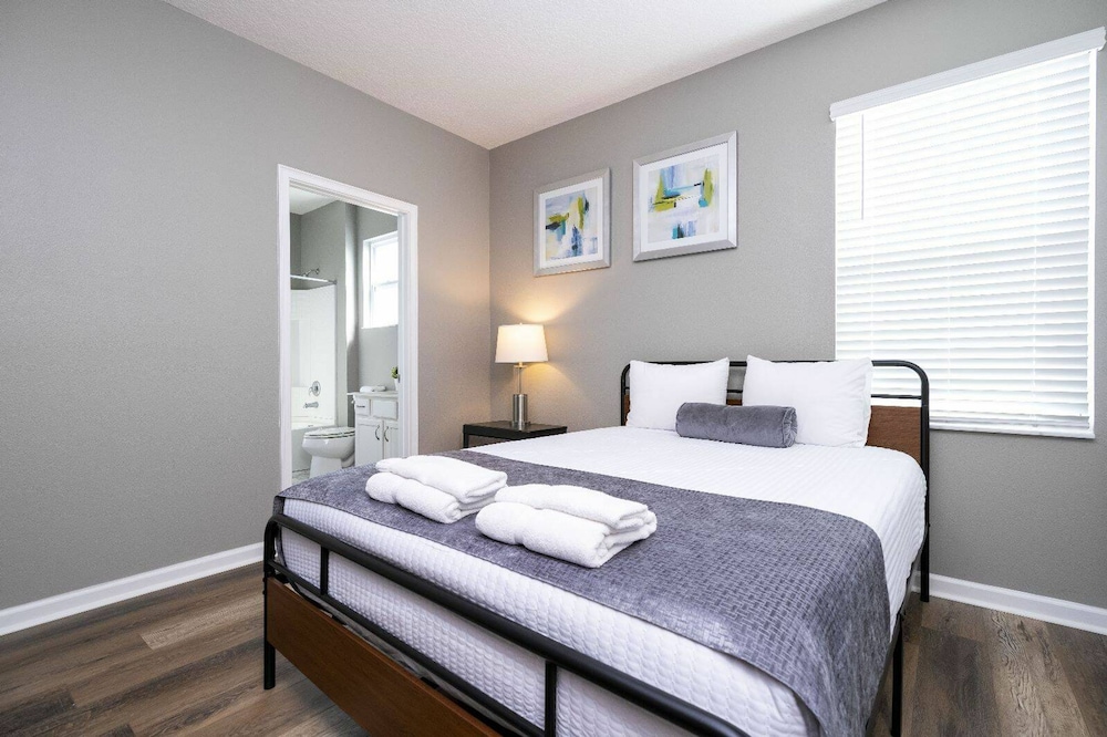 Solterra 12bd 11 5bat Sleeps24 Disney Pool Spa - photo 44