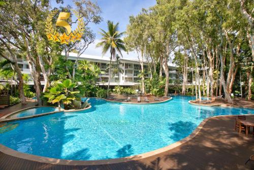 Palm Cove Beach Apartment — 5-Star Luxury Hotel in Palm Cove, Australia