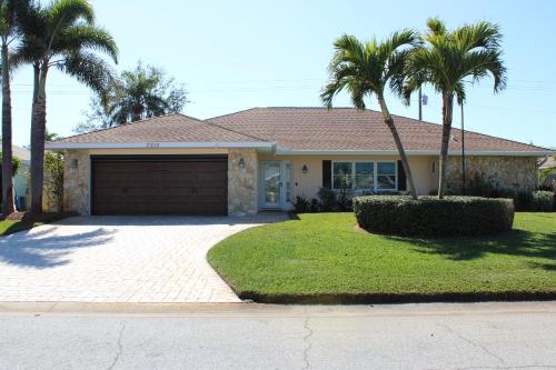 Sunny Daze - carbon neutral hotel in Bradenton
