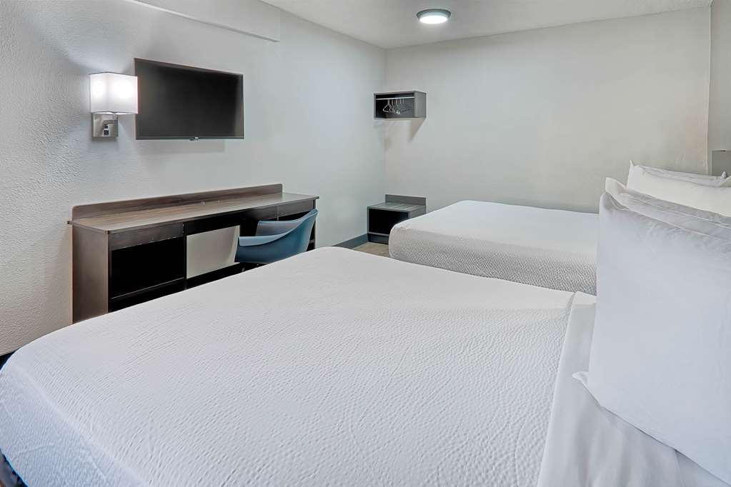 Motel 6 Lancaster CA - photo 4