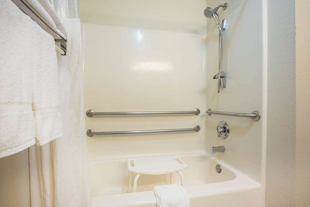 La Quinta Inn & Suites by Wyndham Portland Airport - photo 20