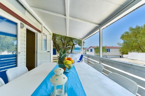Mobile house 5 Laguna — 4-Star Luxury Hotel in Turanj, Croatia