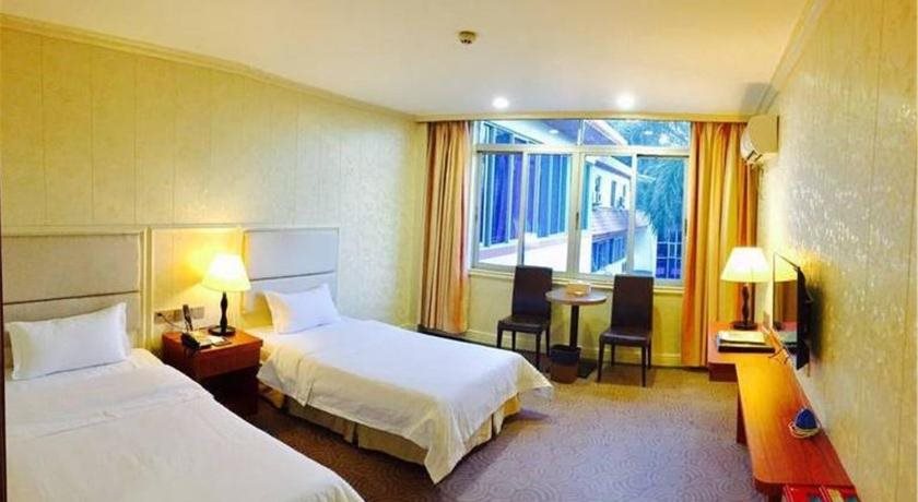 Wanfeng Hot Spring Hotel — hotel in Jiekou