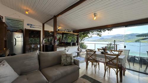Refúgio na natureza com vista espetacular em Ilhabela in Ilhabela, Brasil