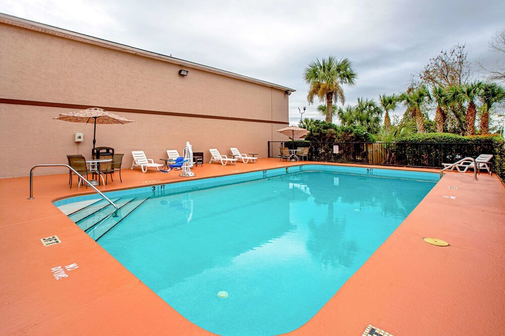 Quality Inn & Suites Live Oak I 10 Exit 283 - photo 28