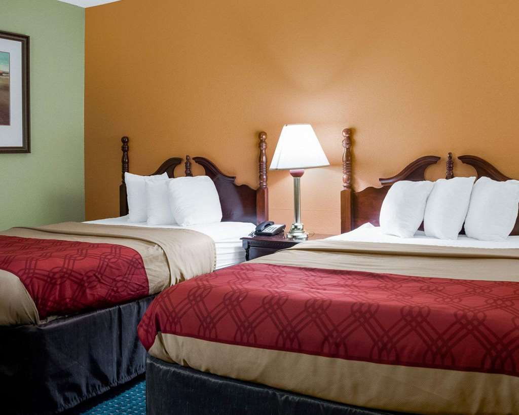 Econo Lodge Canton I 55 - photo 20